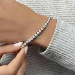 Женский браслет из белого золота с муассанитами
