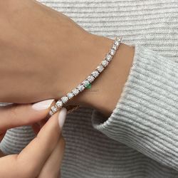 Женский браслет из красного золота с муассанитами